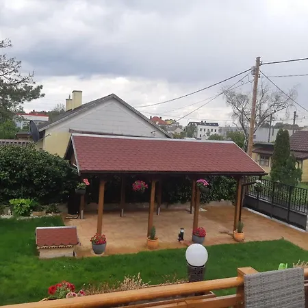 Holz Haus Naehe Wien * Traiskirchen
