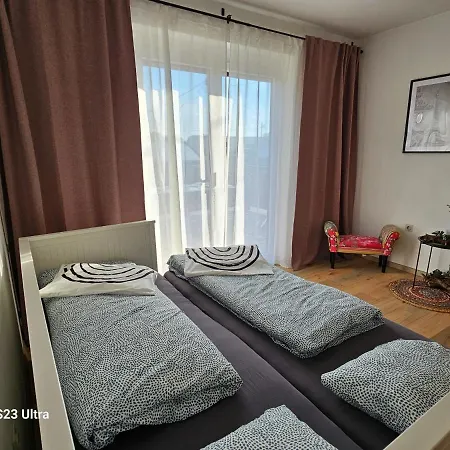 Apartment Holz Haus Naehe Wien *