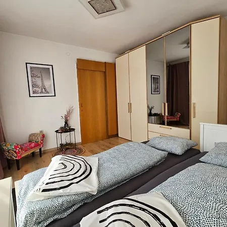 Holz Haus Naehe Wien Apartment *