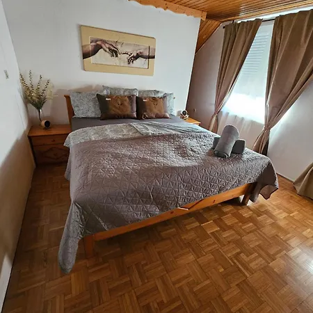 Apartment Holz Haus Naehe Wien Traiskirchen