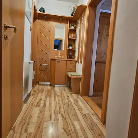 Apartment Holz Haus Naehe Wien
