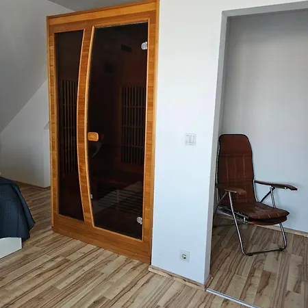 Apartment Holz Haus Naehe Wien Traiskirchen