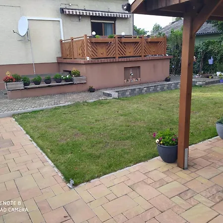 Apartment Holz Haus Naehe Wien